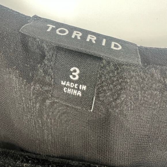 Torrid Star Surplice Ruffle Hem Wrap Top Black 3X 22-24 - Picture 2 of 8